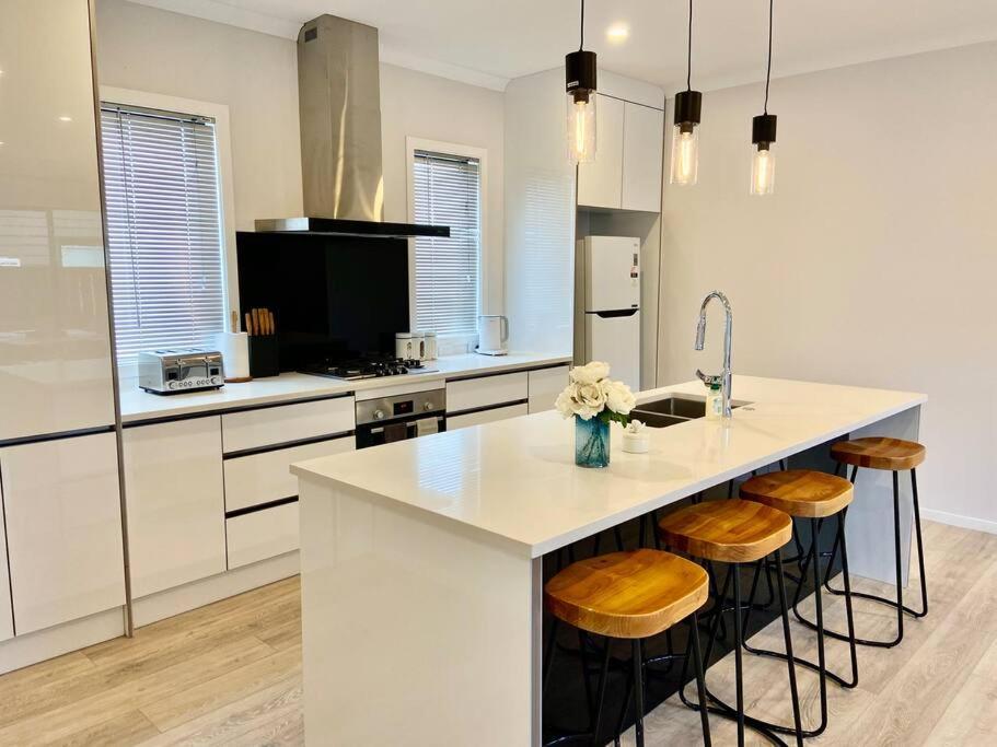 המילטון Morden Spacious New House מראה חיצוני תמונה
