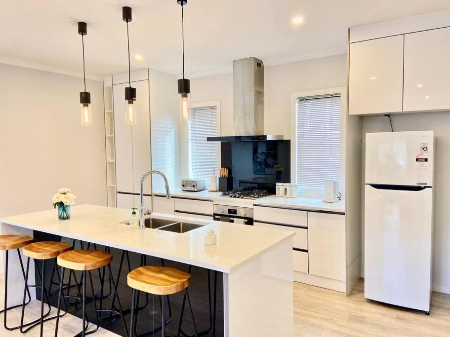 המילטון Morden Spacious New House מראה חיצוני תמונה